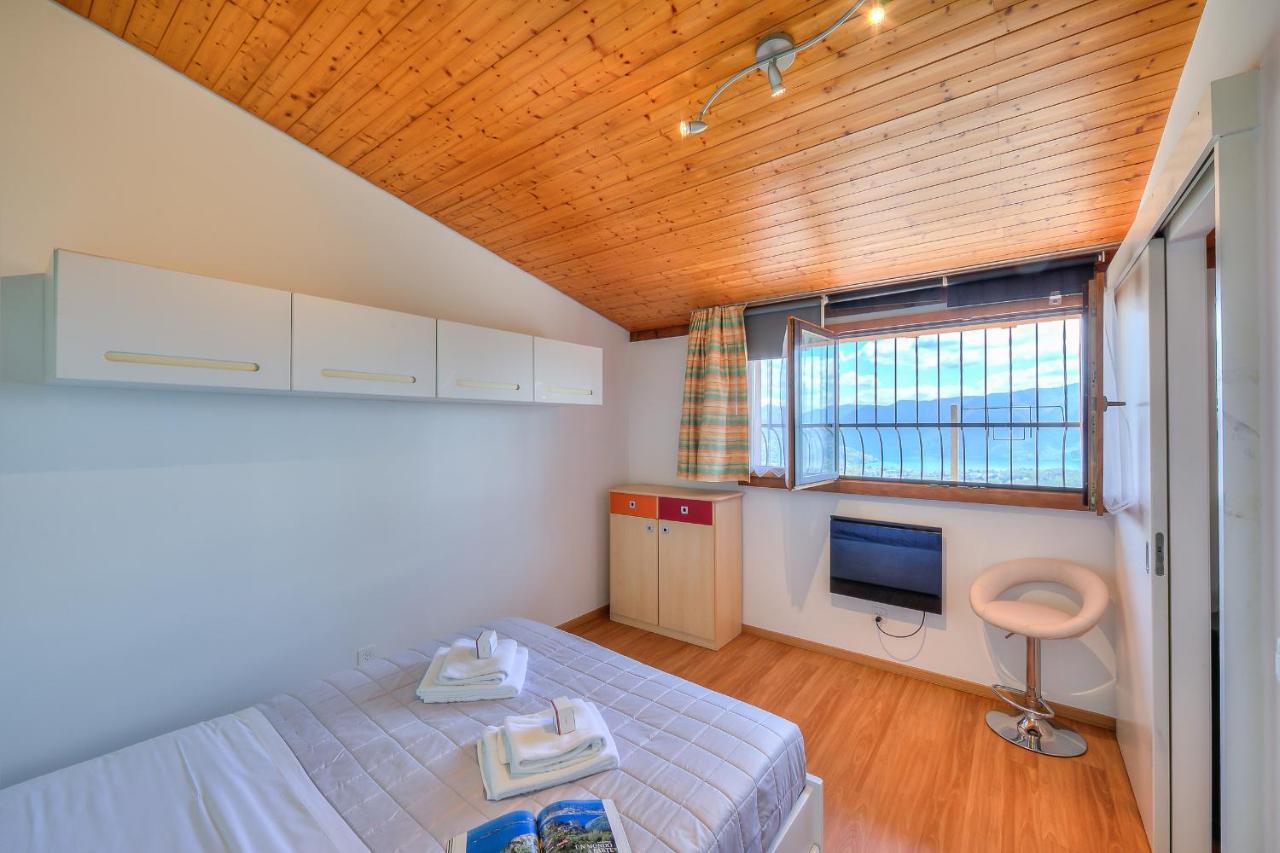 Petit Cadeau Apartment Кадемарио Екстериор снимка